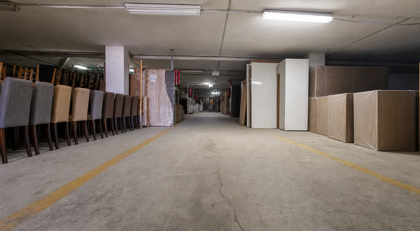 Mobilier depozitat în depozitul TODOMUEBLE din Guardamar