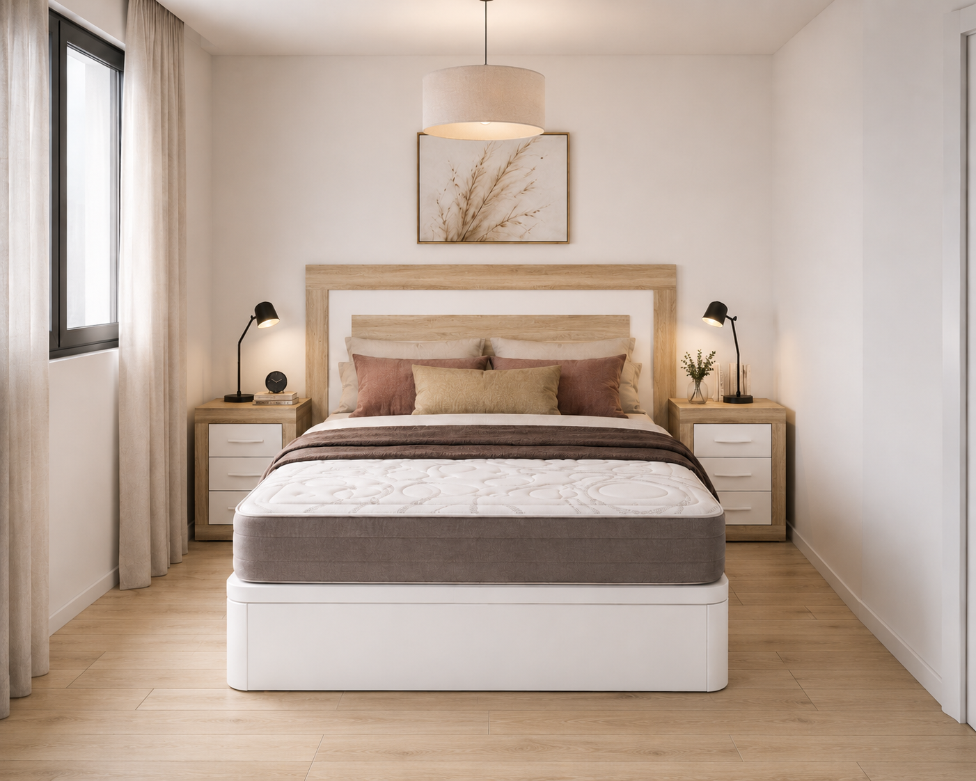 Essential main bedroom — front view of the bedroom